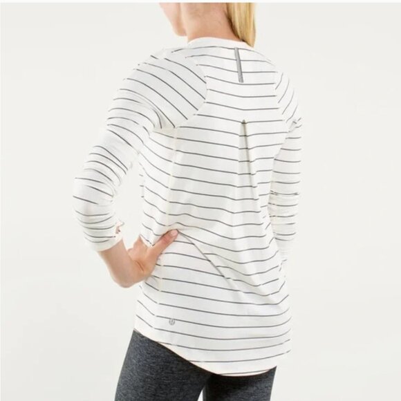 RARE Lululemon Tuck and Flow Long‎ Sleeve Striped Top - Picture 13 of 13